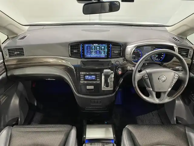 日産 エルグランド 250HWS S アーバンクロム 愛知県 2019(令1)年 3.9万km ブリリアントホワイトパール 純正9インチナビ/フリップダウンモニター/クルーズコントロール/両側電動スライドドア/LEDヘッドライト/ETC/バックカメラ/ドライブレコーダー/フルセグTV/Bluetooth/コーナーセンサー/レーンキープアシスト/オートハイビーム/プッシュスタート/USB接続/スマートキー/CD/DVD再生/ミュージックサーバー/ミュージックプレイヤー接続/純正フロアマット/純正アルミホイール/オートライト/禁煙車/ハーフレザーシート/ウィンカーミラー/電動格納ミラー/ドアバイザー/フォグランプ/オットマン/Wエアコン