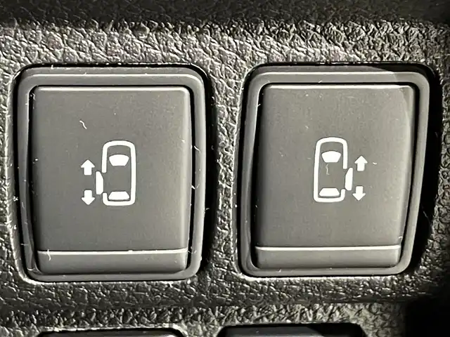 日産 エルグランド 250HWS S アーバンクロム 愛知県 2019(令1)年 3.9万km ブリリアントホワイトパール 純正9インチナビ/フリップダウンモニター/クルーズコントロール/両側電動スライドドア/LEDヘッドライト/ETC/バックカメラ/ドライブレコーダー/フルセグTV/Bluetooth/コーナーセンサー/レーンキープアシスト/オートハイビーム/プッシュスタート/USB接続/スマートキー/CD/DVD再生/ミュージックサーバー/ミュージックプレイヤー接続/純正フロアマット/純正アルミホイール/オートライト/禁煙車/ハーフレザーシート/ウィンカーミラー/電動格納ミラー/ドアバイザー/フォグランプ/オットマン/Wエアコン