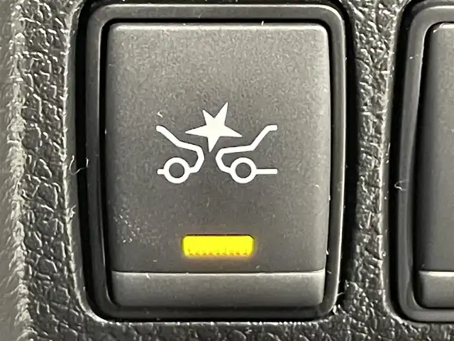 日産 エルグランド 250HWS S アーバンクロム 愛知県 2019(令1)年 3.9万km ブリリアントホワイトパール 純正9インチナビ/フリップダウンモニター/クルーズコントロール/両側電動スライドドア/LEDヘッドライト/ETC/バックカメラ/ドライブレコーダー/フルセグTV/Bluetooth/コーナーセンサー/レーンキープアシスト/オートハイビーム/プッシュスタート/USB接続/スマートキー/CD/DVD再生/ミュージックサーバー/ミュージックプレイヤー接続/純正フロアマット/純正アルミホイール/オートライト/禁煙車/ハーフレザーシート/ウィンカーミラー/電動格納ミラー/ドアバイザー/フォグランプ/オットマン/Wエアコン