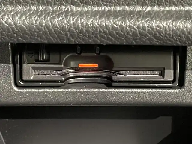 日産 エルグランド 250HWS S アーバンクロム 愛知県 2019(令1)年 3.9万km ブリリアントホワイトパール 純正9インチナビ/フリップダウンモニター/クルーズコントロール/両側電動スライドドア/LEDヘッドライト/ETC/バックカメラ/ドライブレコーダー/フルセグTV/Bluetooth/コーナーセンサー/レーンキープアシスト/オートハイビーム/プッシュスタート/USB接続/スマートキー/CD/DVD再生/ミュージックサーバー/ミュージックプレイヤー接続/純正フロアマット/純正アルミホイール/オートライト/禁煙車/ハーフレザーシート/ウィンカーミラー/電動格納ミラー/ドアバイザー/フォグランプ/オットマン/Wエアコン