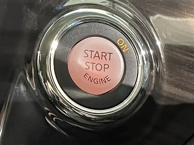 日産 エルグランド 250HWS S アーバンクロム 愛知県 2019(令1)年 3.9万km ブリリアントホワイトパール 純正9インチナビ/フリップダウンモニター/クルーズコントロール/両側電動スライドドア/LEDヘッドライト/ETC/バックカメラ/ドライブレコーダー/フルセグTV/Bluetooth/コーナーセンサー/レーンキープアシスト/オートハイビーム/プッシュスタート/USB接続/スマートキー/CD/DVD再生/ミュージックサーバー/ミュージックプレイヤー接続/純正フロアマット/純正アルミホイール/オートライト/禁煙車/ハーフレザーシート/ウィンカーミラー/電動格納ミラー/ドアバイザー/フォグランプ/オットマン/Wエアコン