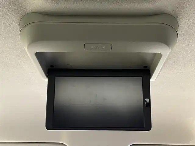 日産 エルグランド 250HWS S アーバンクロム 愛知県 2019(令1)年 3.9万km ブリリアントホワイトパール 純正9インチナビ/フリップダウンモニター/クルーズコントロール/両側電動スライドドア/LEDヘッドライト/ETC/バックカメラ/ドライブレコーダー/フルセグTV/Bluetooth/コーナーセンサー/レーンキープアシスト/オートハイビーム/プッシュスタート/USB接続/スマートキー/CD/DVD再生/ミュージックサーバー/ミュージックプレイヤー接続/純正フロアマット/純正アルミホイール/オートライト/禁煙車/ハーフレザーシート/ウィンカーミラー/電動格納ミラー/ドアバイザー/フォグランプ/オットマン/Wエアコン