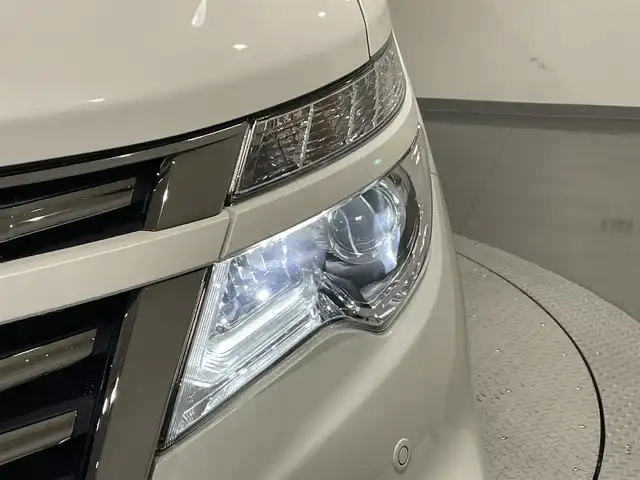 日産 エルグランド 250HWS S アーバンクロム 愛知県 2019(令1)年 3.9万km ブリリアントホワイトパール 純正9インチナビ/フリップダウンモニター/クルーズコントロール/両側電動スライドドア/LEDヘッドライト/ETC/バックカメラ/ドライブレコーダー/フルセグTV/Bluetooth/コーナーセンサー/レーンキープアシスト/オートハイビーム/プッシュスタート/USB接続/スマートキー/CD/DVD再生/ミュージックサーバー/ミュージックプレイヤー接続/純正フロアマット/純正アルミホイール/オートライト/禁煙車/ハーフレザーシート/ウィンカーミラー/電動格納ミラー/ドアバイザー/フォグランプ/オットマン/Wエアコン