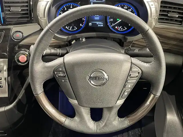 日産 エルグランド 250HWS S アーバンクロム 愛知県 2019(令1)年 3.9万km ブリリアントホワイトパール 純正9インチナビ/フリップダウンモニター/クルーズコントロール/両側電動スライドドア/LEDヘッドライト/ETC/バックカメラ/ドライブレコーダー/フルセグTV/Bluetooth/コーナーセンサー/レーンキープアシスト/オートハイビーム/プッシュスタート/USB接続/スマートキー/CD/DVD再生/ミュージックサーバー/ミュージックプレイヤー接続/純正フロアマット/純正アルミホイール/オートライト/禁煙車/ハーフレザーシート/ウィンカーミラー/電動格納ミラー/ドアバイザー/フォグランプ/オットマン/Wエアコン