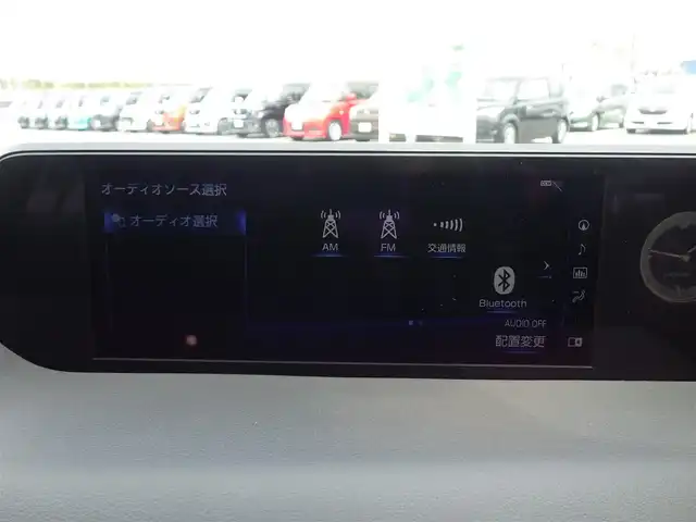 レクサス ＵＸ 250h Fスポーツ 千葉県 2019(平31)年 4.8万km ホワイトノーヴァガラスフレーク Lexus Safety System+/・プリクラッシュセーフティ/・レーンディパーチャーアラート/・オートハイビーム/・レーダークルーズコントロール/・ブラインドスポットモニター/ヘッドアップディスプレイ/ASC（アクティブサウンドコントロール）/ブラックレザーシート/前席パワーシート/エアシート/シートヒーター/純正SDナビ/地デジTV/【DVD/CD再生機能　Bluetooth接続】/パノラミックビューモニター/リバース連動ドアミラー（左/右）/革巻きステアリング/ステアリングヒーター/ステアリングスイッチ/パドルシフト/ETC/LEDヘッドライト/フォグライト/ウインカーミラー/TRDマフラー/純正18インチアルミホイル/サイド/カーテンエアバッグ/スマートキー