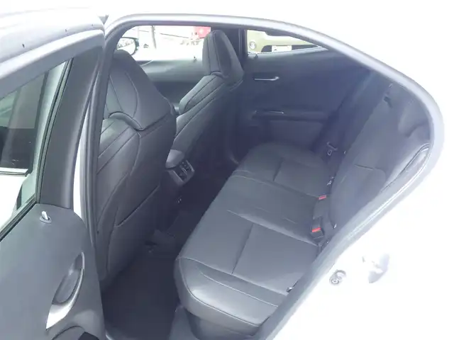 レクサス ＵＸ 250h Fスポーツ 千葉県 2019(平31)年 4.8万km ホワイトノーヴァガラスフレーク Lexus Safety System+/・プリクラッシュセーフティ/・レーンディパーチャーアラート/・オートハイビーム/・レーダークルーズコントロール/・ブラインドスポットモニター/ヘッドアップディスプレイ/ASC（アクティブサウンドコントロール）/ブラックレザーシート/前席パワーシート/エアシート/シートヒーター/純正SDナビ/地デジTV/【DVD/CD再生機能　Bluetooth接続】/パノラミックビューモニター/リバース連動ドアミラー（左/右）/革巻きステアリング/ステアリングヒーター/ステアリングスイッチ/パドルシフト/ETC/LEDヘッドライト/フォグライト/ウインカーミラー/TRDマフラー/純正18インチアルミホイル/サイド/カーテンエアバッグ/スマートキー