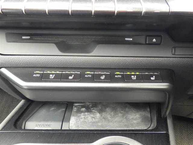 レクサス ＵＸ 250h Fスポーツ 千葉県 2019(平31)年 4.8万km ホワイトノーヴァガラスフレーク Lexus Safety System+/・プリクラッシュセーフティ/・レーンディパーチャーアラート/・オートハイビーム/・レーダークルーズコントロール/・ブラインドスポットモニター/ヘッドアップディスプレイ/ASC（アクティブサウンドコントロール）/ブラックレザーシート/前席パワーシート/エアシート/シートヒーター/純正SDナビ/地デジTV/【DVD/CD再生機能　Bluetooth接続】/パノラミックビューモニター/リバース連動ドアミラー（左/右）/革巻きステアリング/ステアリングヒーター/ステアリングスイッチ/パドルシフト/ETC/LEDヘッドライト/フォグライト/ウインカーミラー/TRDマフラー/純正18インチアルミホイル/サイド/カーテンエアバッグ/スマートキー