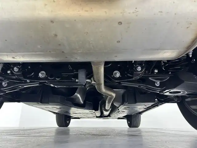 トヨタ ハリアー G 佐賀県 2024(令6)年 0.9万km ブラック 純正12.3インチディスプレイオーディオ/ＡＭ/ＦＭ/Bluetooth/フルセグTV/バックカメラ/クルーズコントロール(追従あり)/衝突被害軽減システム/レーンアシスト/パワーバックドア/パワーシート/シートメモリ/ETC2.0/LEDヘッドライト/フォグランプ/オートエアコン/盗難防止装置/横滑り防止装置/車線逸脱警報/オートライト/オートマチックハイビーム/スマートキー/プッシュスタート/純正フロアマット/純正18インチアルミホイール	/電子パーキング/オートブレーキホールド/ステアリングスイッチ/電動格納ミラー/コーナーセンサー