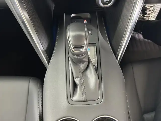 トヨタ ハリアー G 佐賀県 2024(令6)年 0.9万km ブラック 純正12.3インチディスプレイオーディオ/ＡＭ/ＦＭ/Bluetooth/フルセグTV/バックカメラ/クルーズコントロール(追従あり)/衝突被害軽減システム/レーンアシスト/パワーバックドア/パワーシート/シートメモリ/ETC2.0/LEDヘッドライト/フォグランプ/オートエアコン/盗難防止装置/横滑り防止装置/車線逸脱警報/オートライト/オートマチックハイビーム/スマートキー/プッシュスタート/純正フロアマット/純正18インチアルミホイール	/電子パーキング/オートブレーキホールド/ステアリングスイッチ/電動格納ミラー/コーナーセンサー