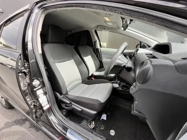 トヨタ アクア S 滋賀県 2012(平24)年 4.8万km ブラックマイカ 純正７インチナビ/【Bluetooth/CD/DVD/フルセグTV/SD】/モデリスタエアロ/ETC/D/Nシートヒーター/オートライト/純正フロアマット/プッシュスタート/ステアリングリモコン/スマートキー