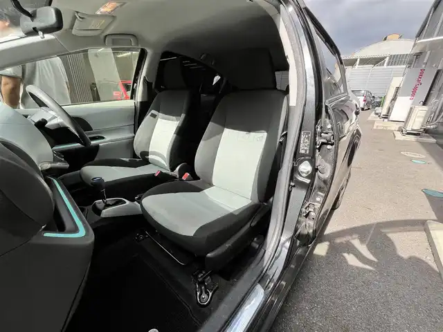 トヨタ アクア S 滋賀県 2012(平24)年 4.8万km ブラックマイカ 純正７インチナビ/【Bluetooth/CD/DVD/フルセグTV/SD】/モデリスタエアロ/ETC/D/Nシートヒーター/オートライト/純正フロアマット/プッシュスタート/ステアリングリモコン/スマートキー