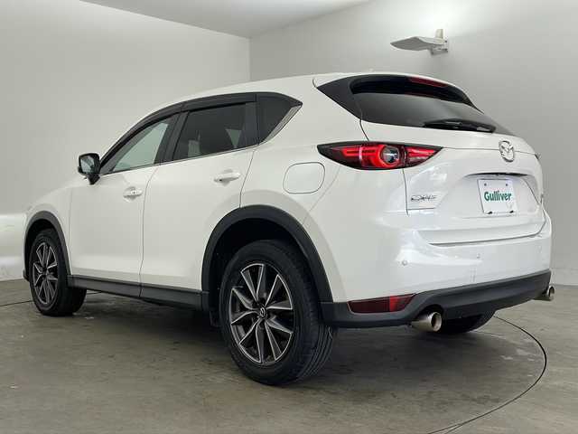 マツダ ＣＸ－５ 20S プロアクティブ 兵庫県 2017(平29)年 5.4万km スノーフレイクホワイトパールマイカ ・純正ナビ/CD/DVD/Bluetooth/USB/TV/・バックカメラ/・ブラインドスポットモニタリング/・スマートシティブレーキサポート/・スマートブレーキサポート/・車間認知支援システム/・交通標識認識システム/・ドライバーアテンションアラート/・パーキングセンサー/・オートマチックハイビーム/・ＬＥＤヘッドライト/・オートライト/・レーダークルーズコントロール/・アイドリングストップ/・革巻きステアリング/・ステアリングスイッチ/・レザー調シートカバー/・純正フロアマット/・純正19インチアルミホイール/・アドバンストキー/・プッシュスタート