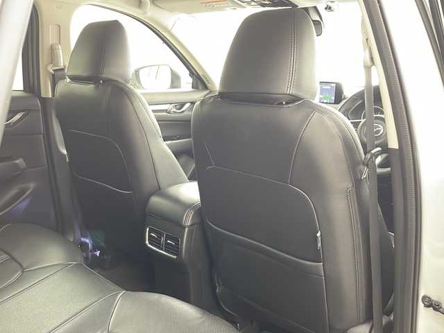 マツダ ＣＸ－５ 20S プロアクティブ 兵庫県 2017(平29)年 5.4万km スノーフレイクホワイトパールマイカ ・純正ナビ/CD/DVD/Bluetooth/USB/TV/・バックカメラ/・ブラインドスポットモニタリング/・スマートシティブレーキサポート/・スマートブレーキサポート/・車間認知支援システム/・交通標識認識システム/・ドライバーアテンションアラート/・パーキングセンサー/・オートマチックハイビーム/・ＬＥＤヘッドライト/・オートライト/・レーダークルーズコントロール/・アイドリングストップ/・革巻きステアリング/・ステアリングスイッチ/・レザー調シートカバー/・純正フロアマット/・純正19インチアルミホイール/・アドバンストキー/・プッシュスタート