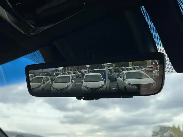 トヨタ ハリアー G 奈良県 2021(令3)年 1.6万km ホワイトパールクリスタルシャイン 純正８インチディスプレイオーディオ/（BT/AppleCarPlay/AndroidAuto）/レーダークルーズコントロール/バックカメラ/前後コーナーセンサー/プリクラッシュセーフティ/レーンキープアシスト/パワーバックドア/ハーフレザーシート/運転席パワーシート/前方ドライブレコーダー/ＥＴＣ２．０/純正18インチＡＷ/保証書/取り扱い説明書/スペアキーX1