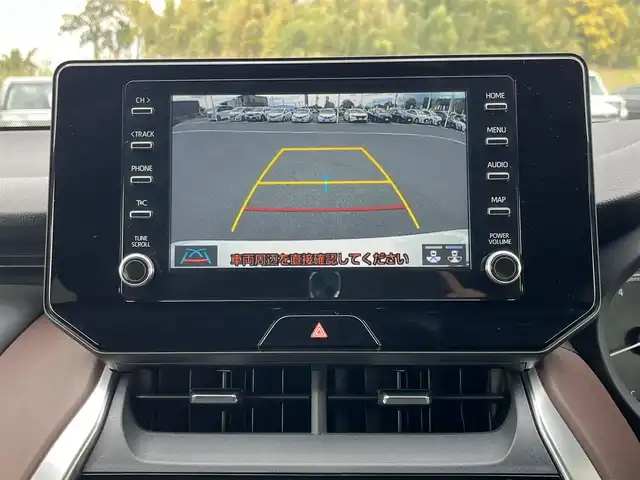 トヨタ ハリアー G 奈良県 2021(令3)年 1.6万km ホワイトパールクリスタルシャイン 純正８インチディスプレイオーディオ/（BT/AppleCarPlay/AndroidAuto）/レーダークルーズコントロール/バックカメラ/前後コーナーセンサー/プリクラッシュセーフティ/レーンキープアシスト/パワーバックドア/ハーフレザーシート/運転席パワーシート/前方ドライブレコーダー/ＥＴＣ２．０/純正18インチＡＷ/保証書/取り扱い説明書/スペアキーX1