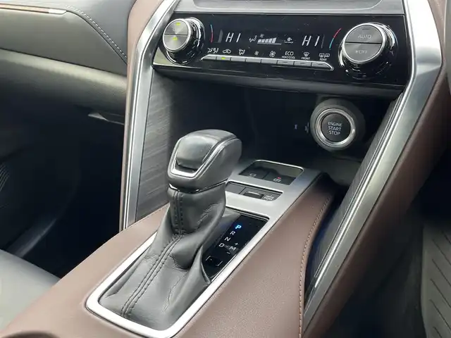 トヨタ ハリアー G 奈良県 2021(令3)年 1.6万km ホワイトパールクリスタルシャイン 純正８インチディスプレイオーディオ/（BT/AppleCarPlay/AndroidAuto）/レーダークルーズコントロール/バックカメラ/前後コーナーセンサー/プリクラッシュセーフティ/レーンキープアシスト/パワーバックドア/ハーフレザーシート/運転席パワーシート/前方ドライブレコーダー/ＥＴＣ２．０/純正18インチＡＷ/保証書/取り扱い説明書/スペアキーX1