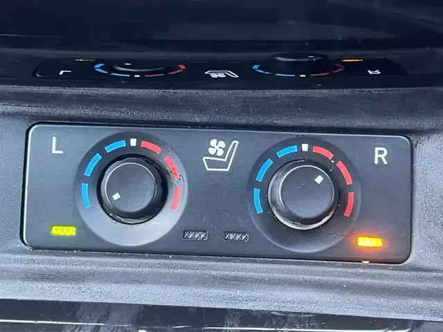 トヨタ アルファード S Cパッケージ 香川県 2020(令2)年 1.1万km ホワイトパールクリスタルシャイン 登録時走行距離10930km/モデリスタエアロ（F/S/R）/純正9型ディスプレイ（ナビ機能付き）/（フルセグTV/Bluetooth/USB）/DVDデッキ/バックカメラ/フリップダウンモニター/デジタルインナーミラー/トヨタセーフティセンス/・プリクラッシュセーフティ/・アダプティブクルーズコントロール/・レーンディパーチャーアラート/・オートマチックハイビーム/・パーキングサポートブレーキ/・リヤクロストラフィックアラート/・ロードサインアシスト/ブラインドスポットモニター/クリアランスソナー/ウッドコンビステアリング/ステアリングスイッチ/ステアリングヒーター/黒革シート/前席ベンチレーション（ヒーター/クーラー）/前席パワーシート/運転席メモリー機能/3眼LEDヘッドライト/フォグライト/電動バックドア/両側電動スライドドア/前後ドライブレコーダー【DC-DR652】/純正ビルトインETC/電動パーキングブレーキ/オートブレーキホールド/シーケンシャルウィンカー/後席ロールサンシェード/純正18インチアルミホイール/純正フロアマット