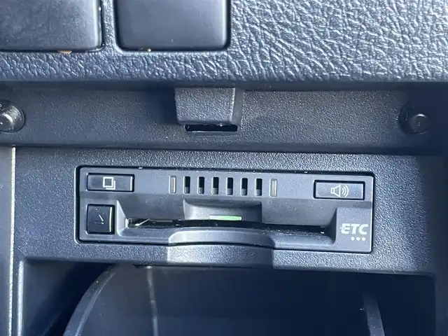 トヨタ アルファード S Cパッケージ 香川県 2020(令2)年 1.1万km ホワイトパールクリスタルシャイン 登録時走行距離10930km/モデリスタエアロ（F/S/R）/純正9型ディスプレイ（ナビ機能付き）/（フルセグTV/Bluetooth/USB）/DVDデッキ/バックカメラ/フリップダウンモニター/デジタルインナーミラー/トヨタセーフティセンス/・プリクラッシュセーフティ/・アダプティブクルーズコントロール/・レーンディパーチャーアラート/・オートマチックハイビーム/・パーキングサポートブレーキ/・リヤクロストラフィックアラート/・ロードサインアシスト/ブラインドスポットモニター/クリアランスソナー/ウッドコンビステアリング/ステアリングスイッチ/ステアリングヒーター/黒革シート/前席ベンチレーション（ヒーター/クーラー）/前席パワーシート/運転席メモリー機能/3眼LEDヘッドライト/フォグライト/電動バックドア/両側電動スライドドア/前後ドライブレコーダー【DC-DR652】/純正ビルトインETC/電動パーキングブレーキ/オートブレーキホールド/シーケンシャルウィンカー/後席ロールサンシェード/純正18インチアルミホイール/純正フロアマット