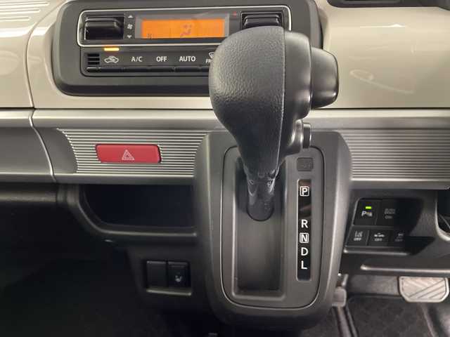 スズキ スペーシア HYBRID X 2トーン 宮崎県 2019(平31)年 3.1万km ツールグリーンパールメタリック/ブラック2トーン 社外ナビ(MDV-D706BTW)/CD/DVD/AM/FM/SD/Bluetooth/フルセグ/両側パワースライドドア/アイドリングストップ/横滑り防止装置/車線逸脱警報/コーナーセンサー/電動格納ミラー/ウィンカーミラー/ドライブレコーダー/バックカメラ/シートヒーター/フロアマット/サイドバイザー/LEDヘッドライト/サーキュレーター/ETC