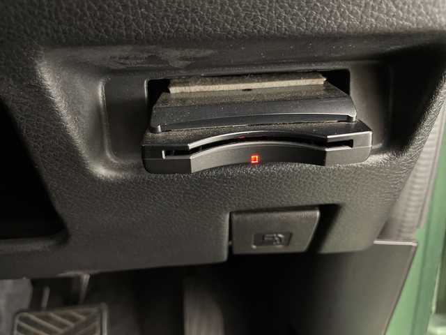 スズキ スペーシア HYBRID X 2トーン 宮崎県 2019(平31)年 3.1万km ツールグリーンパールメタリック/ブラック2トーン 社外ナビ(MDV-D706BTW)/CD/DVD/AM/FM/SD/Bluetooth/フルセグ/両側パワースライドドア/アイドリングストップ/横滑り防止装置/車線逸脱警報/コーナーセンサー/電動格納ミラー/ウィンカーミラー/ドライブレコーダー/バックカメラ/シートヒーター/フロアマット/サイドバイザー/LEDヘッドライト/サーキュレーター/ETC