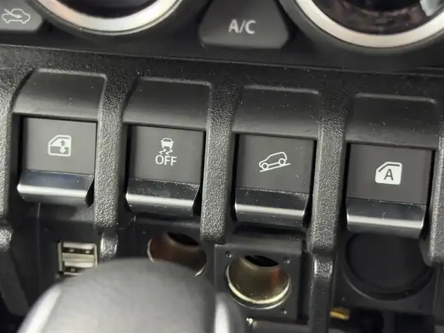 スズキ ジムニー XC 福岡県 2020(令2)年 2.8万km ピュアホワイトP ワンオーナー　/純正８型ナビ　/ビルトインＥＴＣ　/前方ドラレコ　/クルーズコントロール　/衝突軽減ブレーキ　/レーンキープ　/ヒルディセントコントロール　/シートヒーター　/純正１６インチＡＷ　/ＬＥＤヘッドライト