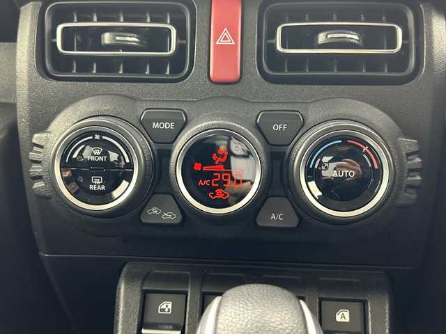 スズキ ジムニー XC 三重県 2020(令2)年 2.8万km ピュアホワイトP /禁煙車//ワンオーナー　//純正８型ナビ　/（CD.DVD.SD.BT.フルセグTV）//ＥＴＣ　//前方ドラレコ　//クルーズコントロール　//衝突軽減ブレーキ　//レーンキープアシスト　//ヒルディセントコントロール　//シートヒーター　//純正１６インチＡＷ　//ＬＥＤヘッドライト//革調シートカバー