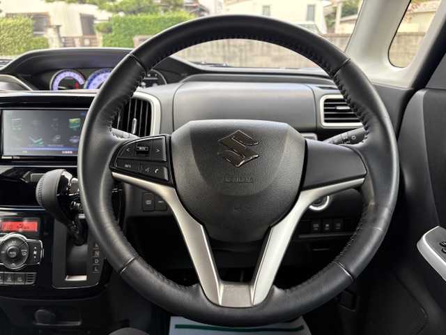 スズキ ソリオ バンディット HV MV 大阪府 2018(平30)年 3.2万km スーパーブラックパール 純正ナビ　/フルセグ　/片側パワースライドドア　/ビルトインＥＴＣ　/プッシュスタート　/スマートキー×２　/純正アルミホイール　/ＬＥＤヘッドライト　/オートライト　/ステアリングスイッチ　/ドアバイザー/電格ミラー