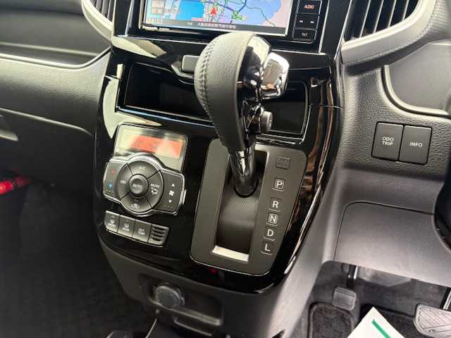 スズキ ソリオ バンディット HV MV 大阪府 2018(平30)年 3.2万km スーパーブラックパール 純正ナビ　/フルセグ　/片側パワースライドドア　/ビルトインＥＴＣ　/プッシュスタート　/スマートキー×２　/純正アルミホイール　/ＬＥＤヘッドライト　/オートライト　/ステアリングスイッチ　/ドアバイザー/電格ミラー