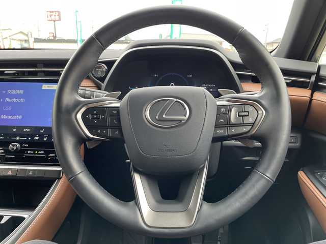 レクサス ＬＢＸ リラックス 栃木県 2024(令6)年 1.2万km ブラックマイカ 純正ディスプレイオーディオ/Ｂｌｕｅｔｏｏｔｈ/フルセグＴＶ/アラウンドビューモニター/パドルシフト/パワーバックドア/レザーシート/パワーシート/シートヒーター/ステアリングヒーター/ＥＴＣ/ＬＥＤヘッドライト/衝突被害軽減システム/純正アルミホイール/ABS/横滑り防止機能/コーナーセンサー/レーンキープアシスト/盗難防止装置