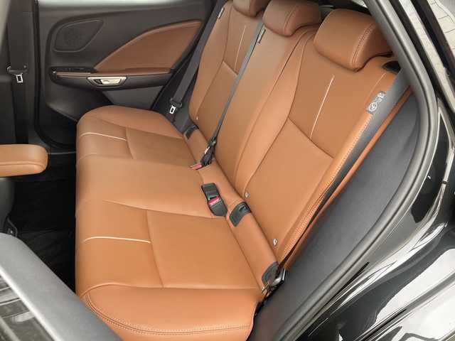 レクサス ＬＢＸ リラックス 栃木県 2024(令6)年 1.2万km ブラックマイカ 純正ディスプレイオーディオ/Ｂｌｕｅｔｏｏｔｈ/フルセグＴＶ/アラウンドビューモニター/パドルシフト/パワーバックドア/レザーシート/パワーシート/シートヒーター/ステアリングヒーター/ＥＴＣ/ＬＥＤヘッドライト/衝突被害軽減システム/純正アルミホイール/ABS/横滑り防止機能/コーナーセンサー/レーンキープアシスト/盗難防止装置