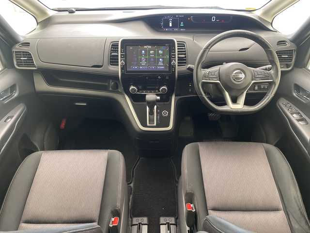 日産 セレナ ハイウェイスター Vセレクション 沖縄県 2017(平29)年 8.9万km ブリリアントホワイトパール 純正９型ナビ【MM517D-L】　/(フルセグTV　ＣＤ　ＤＶＤ　ＢＬＵＥＴＯＯＴＨ)　/衝突軽減装置/横滑り防止装置/盗難防止装置/レーンキープアシスト/全方位カメラ　/バックカメラ/両側パワースライドドア　/ドライブレコーダー　/ＥＴＣ　/前後コーナーセンサー/クルーズコントロール　/純正フロアマット　/プッシュスタート　/スマートキー/純正アルミホイール