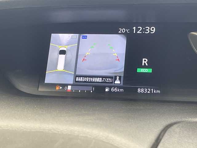 日産 セレナ ハイウェイスター Vセレクション 沖縄県 2017(平29)年 8.9万km ブリリアントホワイトパール 純正９型ナビ【MM517D-L】　/(フルセグTV　ＣＤ　ＤＶＤ　ＢＬＵＥＴＯＯＴＨ)　/衝突軽減装置/横滑り防止装置/盗難防止装置/レーンキープアシスト/全方位カメラ　/バックカメラ/両側パワースライドドア　/ドライブレコーダー　/ＥＴＣ　/前後コーナーセンサー/クルーズコントロール　/純正フロアマット　/プッシュスタート　/スマートキー/純正アルミホイール