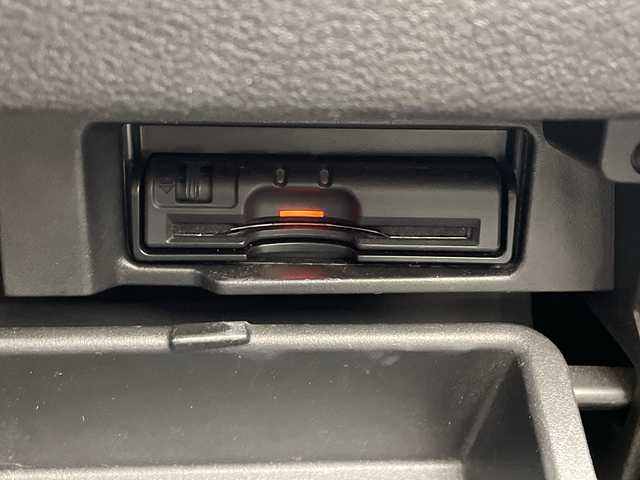 日産 セレナ ハイウェイスター Vセレクション 沖縄県 2017(平29)年 8.9万km ブリリアントホワイトパール 純正９型ナビ【MM517D-L】　/(フルセグTV　ＣＤ　ＤＶＤ　ＢＬＵＥＴＯＯＴＨ)　/衝突軽減装置/横滑り防止装置/盗難防止装置/レーンキープアシスト/全方位カメラ　/バックカメラ/両側パワースライドドア　/ドライブレコーダー　/ＥＴＣ　/前後コーナーセンサー/クルーズコントロール　/純正フロアマット　/プッシュスタート　/スマートキー/純正アルミホイール