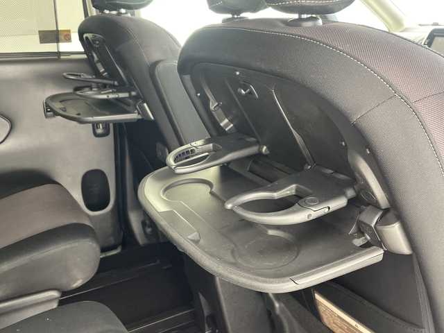 日産 セレナ ハイウェイスター Vセレクション 沖縄県 2017(平29)年 8.9万km ブリリアントホワイトパール 純正９型ナビ【MM517D-L】　/(フルセグTV　ＣＤ　ＤＶＤ　ＢＬＵＥＴＯＯＴＨ)　/衝突軽減装置/横滑り防止装置/盗難防止装置/レーンキープアシスト/全方位カメラ　/バックカメラ/両側パワースライドドア　/ドライブレコーダー　/ＥＴＣ　/前後コーナーセンサー/クルーズコントロール　/純正フロアマット　/プッシュスタート　/スマートキー/純正アルミホイール