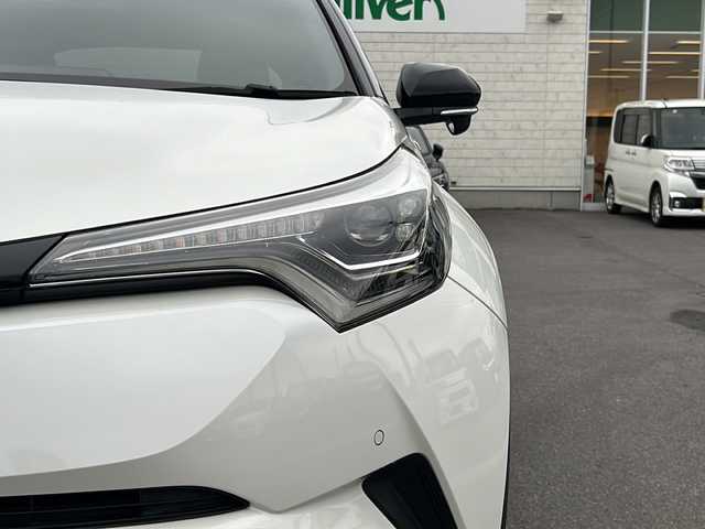 トヨタ Ｃ－ＨＲ G LEDエディション 香川県 2018(平30)年 2.1万km ブラック/ホワイトパールクリスタルシャイン 2トーン ハーフレザーシート/純正SDナビ【NSZT-Y66T】/・CD/DVD/フルセグ/Bluetooth/アダプティブクルーズコントロール/プリクラッシュセーフティー/レーンアシスト/ブラインドスポットモニター/オートマチックハイビーム/シートヒーターD/N/純正ドライブレコーダー前方【DRT-H66A】/純正18AW/バックカメラ/ETC/スマートキー-/スペア一本/保証書