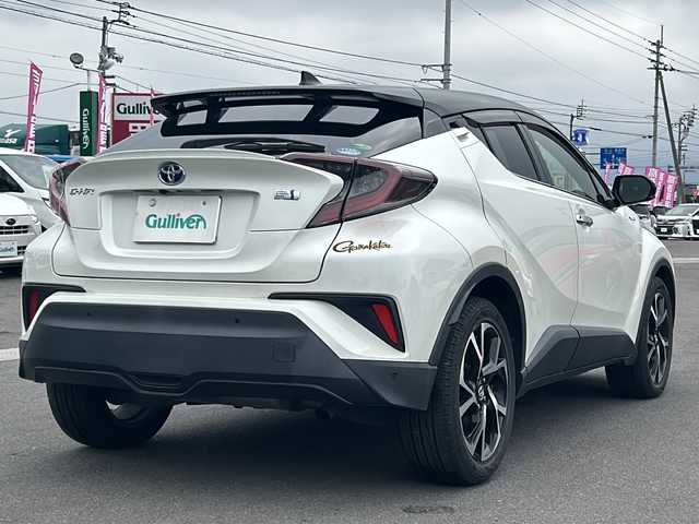 トヨタ Ｃ－ＨＲ G LEDエディション 香川県 2018(平30)年 2.1万km ブラック/ホワイトパールクリスタルシャイン 2トーン ハーフレザーシート/純正SDナビ【NSZT-Y66T】/・CD/DVD/フルセグ/Bluetooth/アダプティブクルーズコントロール/プリクラッシュセーフティー/レーンアシスト/ブラインドスポットモニター/オートマチックハイビーム/シートヒーターD/N/純正ドライブレコーダー前方【DRT-H66A】/純正18AW/バックカメラ/ETC/スマートキー-/スペア一本/保証書