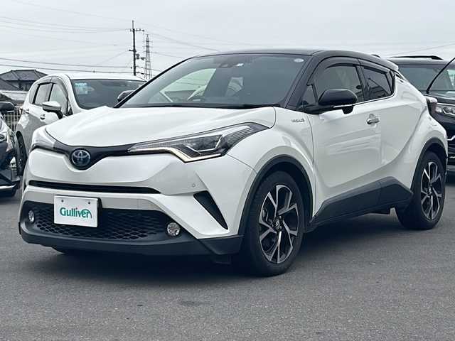 トヨタ Ｃ－ＨＲ G LEDエディション 香川県 2018(平30)年 2.1万km ブラック/ホワイトパールクリスタルシャイン 2トーン ハーフレザーシート/純正SDナビ【NSZT-Y66T】/・CD/DVD/フルセグ/Bluetooth/アダプティブクルーズコントロール/プリクラッシュセーフティー/レーンアシスト/ブラインドスポットモニター/オートマチックハイビーム/シートヒーターD/N/純正ドライブレコーダー前方【DRT-H66A】/純正18AW/バックカメラ/ETC/スマートキー-/スペア一本/保証書