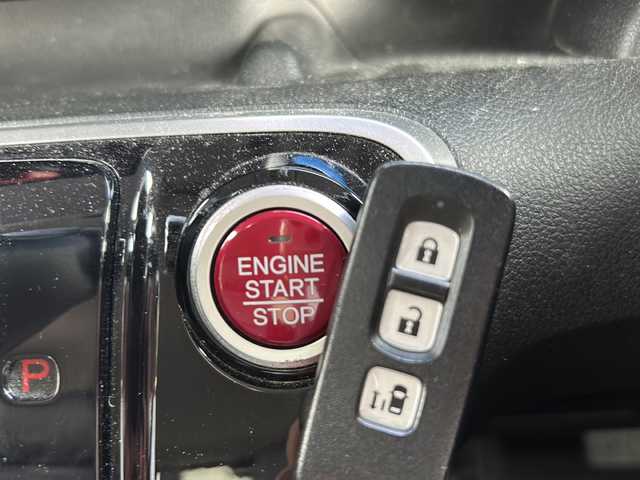 ホンダ Ｎ ＢＯＸ カスタム G Lパッケージ 富山県 2016(平28)年 7.5万km クリスタルブラックパール 社外ナビ（ワンセグTV）/パワースライドドア/ドライブレコーダー/バックカメラ/スマートキー/プッシュスタート/チップアップシート/アイドリングストップ/横滑り防止機能/盗難防止機能/オートライト/ETC