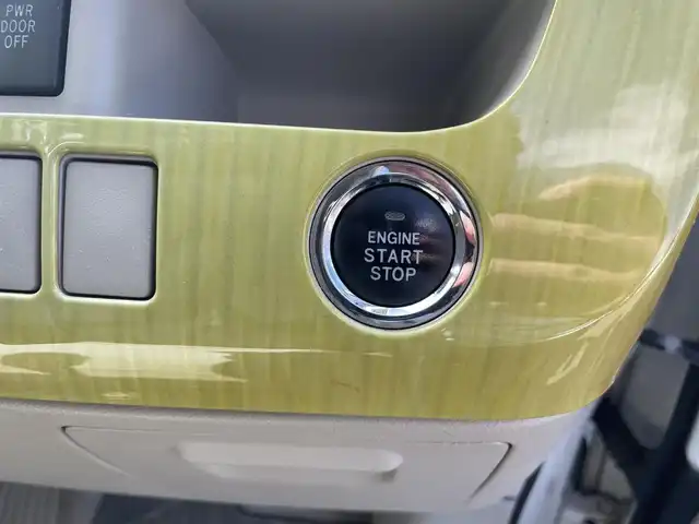 トヨタ ノア X Lセレクション 千葉県 2008(平20)年 8.5万km ホワイトパールクリスタルシャイン 純正7インチHDDナビ/CD DVD フルセグ/バックカメラ/両側パワースライドドア/プッシュスタート/スマートキー/ETC/純正17インチアルミホイール/ドアバイザー
