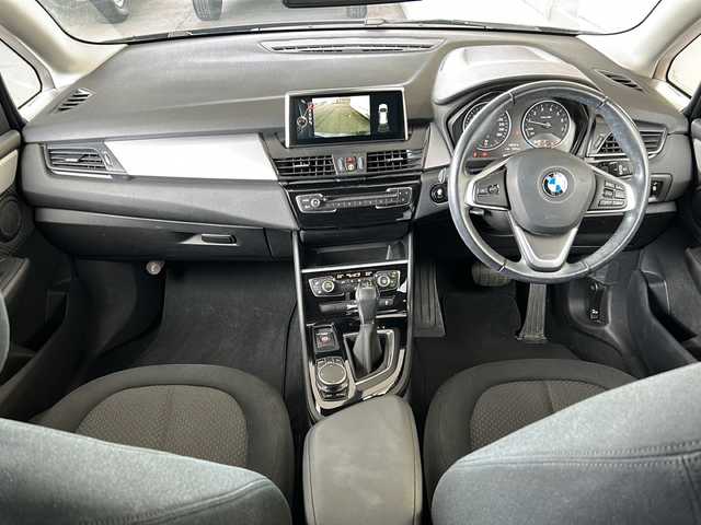 ＢＭＷ ２１８ｉ アクティブツアラー 岐阜県 2016(平28)年 4.9万km サファイアブラックP /登録時48838km//純正HDDナビ/(FM/AM/CD/DVD/BT/USB)//クルーズコントロール//バックカメラ//フロアマット//純正16インチアルミホイール//純正LEDヘッドライト//フォグランプ//ETC//スペアキー×１//プッシュスタート＆スマートキー
