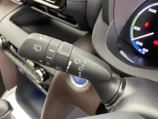 トヨタ ヤリスクロス ハイブリッド Z 富山県 2020(令2)年 1.4万km ホワイトパールクリスタルシャイン 純正ディスプレイオーディオ/ナビ機能あり/フルセグTV/Bluetooth/全周囲モニター/ETC2.0/LEDオートライト/オートハイビーム/レーダークルーズコントロール/パワーシート/シートヒーター/パワーバックドア/トヨタセーフティセンス/HUD/BSM/純正ドアバイザー/純正フロアマット/純正18インチアルミ