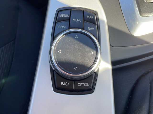 ＢＭＷ ３２０ｄ ツーリング ラグジュアリー 大阪府 2016(平28)年 3.4万km アルピンホワイトⅢ ワンオーナー/純正ナビ/CD/DVD再生機能/バックカメラ/前席パワーシート/パワーバックドア/LEDヘッドライト/オートライト/フォグランプ/革巻きステアリング/純正16インチAW/ETC/衝突軽減ブレーキ/スペアキー