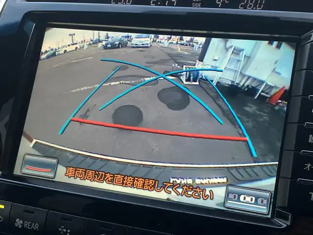 トヨタ ランドクルーザー ZX 道南・函館 2013(平25)年 12.1万km ホワイトパールクリスタルシャイン /純正ナビ//フルセグTV//バックカメラ//後席モニター//センターコンソールクーラーボックス//エンジンスターター//ETC//サンルーフ//パワーバックドア//電動格納サードシート//シートベンチレーション//シートヒーター//ステアリングヒーター//クルーズコントロール//クリアランスソナー//HIDヘッドライト//オートライト//スマートキー//エンジンプッシュスタート