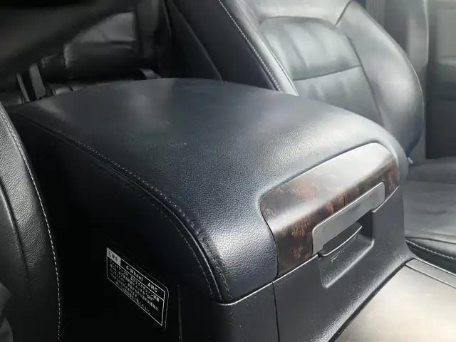 トヨタ ランドクルーザー ZX 道南・函館 2013(平25)年 12.1万km ホワイトパールクリスタルシャイン /純正ナビ//フルセグTV//バックカメラ//後席モニター//センターコンソールクーラーボックス//エンジンスターター//ETC//サンルーフ//パワーバックドア//電動格納サードシート//シートベンチレーション//シートヒーター//ステアリングヒーター//クルーズコントロール//クリアランスソナー//HIDヘッドライト//オートライト//スマートキー//エンジンプッシュスタート