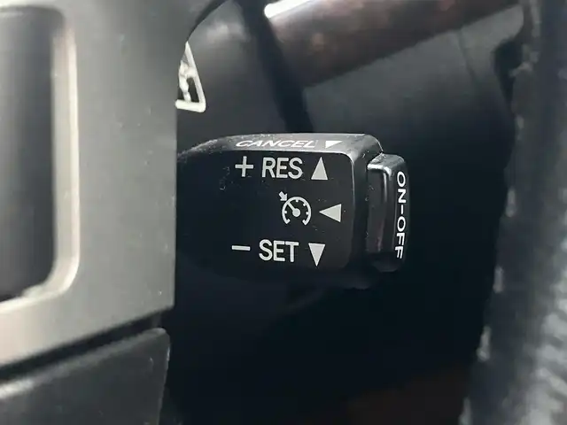 トヨタ ランドクルーザー ZX 道南・函館 2013(平25)年 12.1万km ホワイトパールクリスタルシャイン /純正ナビ//フルセグTV//バックカメラ//後席モニター//センターコンソールクーラーボックス//エンジンスターター//ETC//サンルーフ//パワーバックドア//電動格納サードシート//シートベンチレーション//シートヒーター//ステアリングヒーター//クルーズコントロール//クリアランスソナー//HIDヘッドライト//オートライト//スマートキー//エンジンプッシュスタート