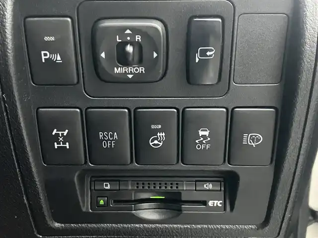 トヨタ ランドクルーザー ZX 道南・函館 2013(平25)年 12.1万km ホワイトパールクリスタルシャイン /純正ナビ//フルセグTV//バックカメラ//後席モニター//センターコンソールクーラーボックス//エンジンスターター//ETC//サンルーフ//パワーバックドア//電動格納サードシート//シートベンチレーション//シートヒーター//ステアリングヒーター//クルーズコントロール//クリアランスソナー//HIDヘッドライト//オートライト//スマートキー//エンジンプッシュスタート