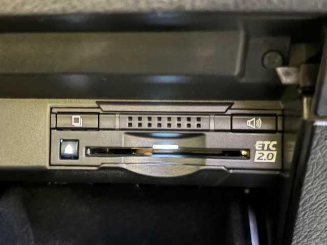 レクサス ＲＸ 200t Fスポーツ 宮城県 2017(平29)年 8.3万km ホワイトノーヴァガラスフレーク 登録時走行距離82558km/純正SDナビ/フルセグTV/Bluetooth/ウェルカムライト/サンルーフ/ETC/パドルシフト/純正フロアマット/電動リアゲート/オートマチックハイビーム/ステアリングヒーター/ナノイー/追従クルーズコントロール/ステアリングリモコン/アイドリングストップ/LEDヘッドライト/フォグランプ/衝突軽減ブレーキ/レザーシート/純正アルミホイール/スマートキー