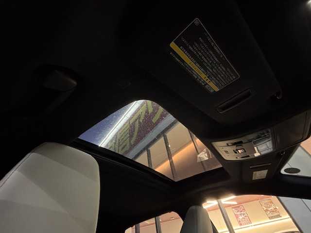 レクサス ＲＸ 200t Fスポーツ 宮城県 2017(平29)年 8.3万km ホワイトノーヴァガラスフレーク 登録時走行距離82558km/純正SDナビ/フルセグTV/Bluetooth/ウェルカムライト/サンルーフ/ETC/パドルシフト/純正フロアマット/電動リアゲート/オートマチックハイビーム/ステアリングヒーター/ナノイー/追従クルーズコントロール/ステアリングリモコン/アイドリングストップ/LEDヘッドライト/フォグランプ/衝突軽減ブレーキ/レザーシート/純正アルミホイール/スマートキー