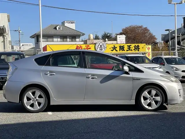 トヨタ プリウス S ツーリングセレクション 千葉県 2009(平21)年 13.5万km シルバーM 純正ナビ【DVD、CD、MD、AUX、AM、FM】/純正17インチアルミホイール/オートライト/フォグ/ビルトインETC/ステアリングスイッチ/IPA（インテリジェントパーキングアシスト）プレサポートスイッチ/ヘッドライトウォッシャー/コーナーセンサー（前）/バックカメラ/トノカバー/ドアバイザー/取説/ナビ説