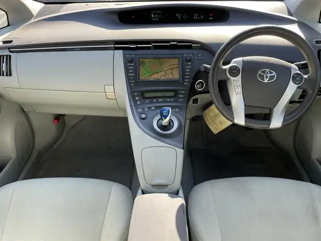 トヨタ プリウス S ツーリングセレクション 千葉県 2009(平21)年 13.5万km シルバーM 純正ナビ【DVD、CD、MD、AUX、AM、FM】/純正17インチアルミホイール/オートライト/フォグ/ビルトインETC/ステアリングスイッチ/IPA（インテリジェントパーキングアシスト）プレサポートスイッチ/ヘッドライトウォッシャー/コーナーセンサー（前）/バックカメラ/トノカバー/ドアバイザー/取説/ナビ説